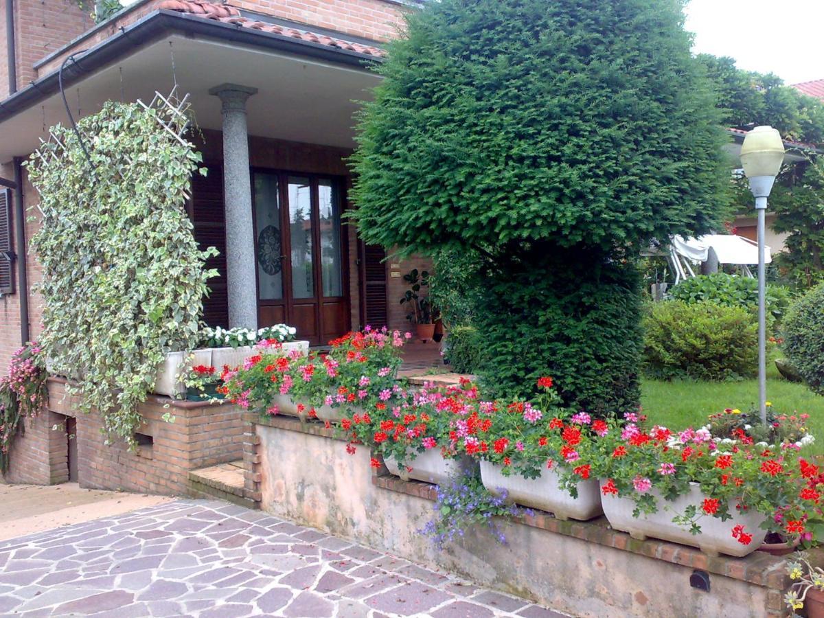 B&B Les Fleurettes Lomazzo Exteriör bild